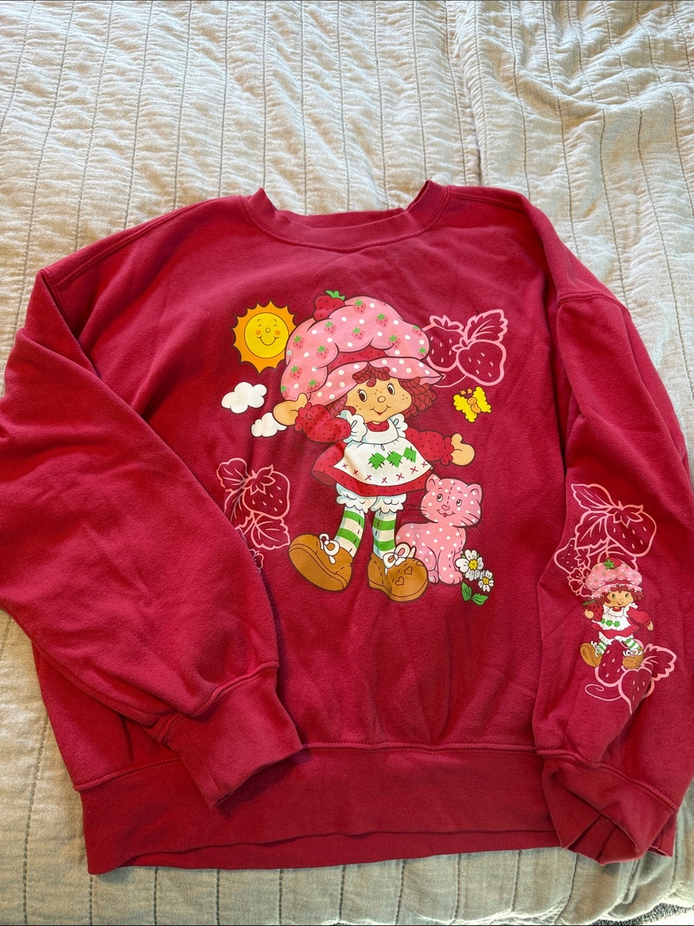 Women’s Red strawberry shortcake Graphic Sweatshirt